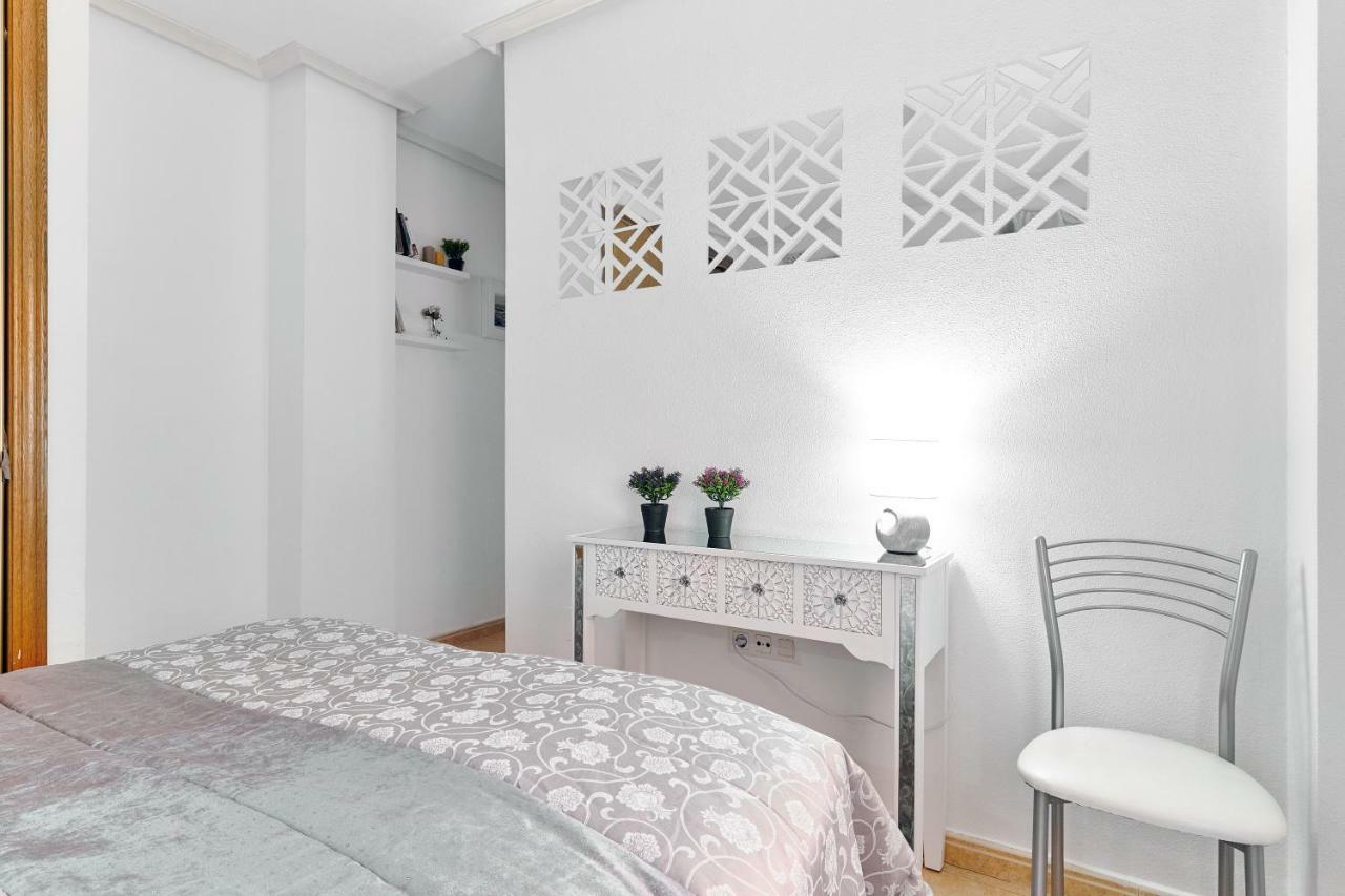 Apartmán Almudena Playa Del Cura En Torrevieja Exteriér fotografie